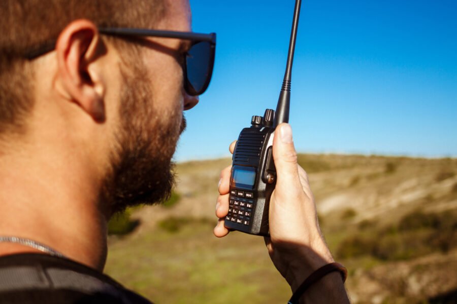 Radios y walkie-talkies para caza en grupo