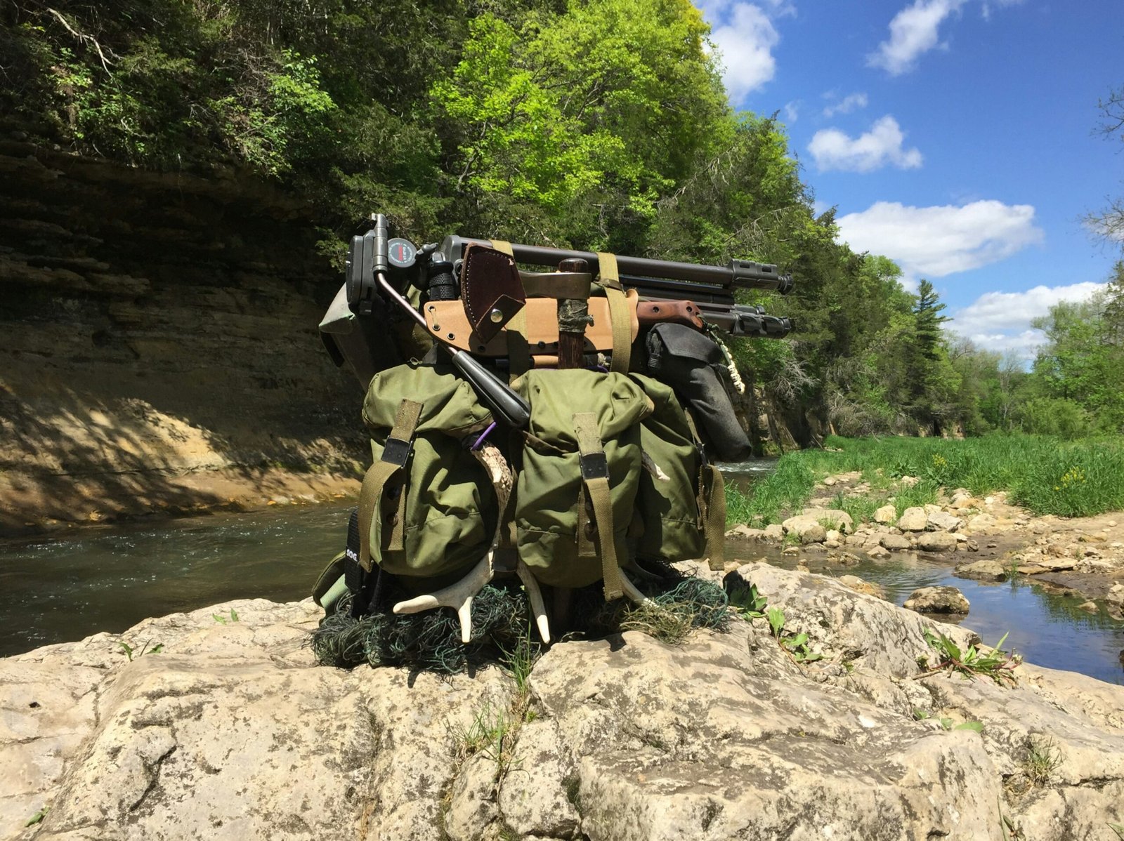 Cinturones y Riñoneras: La Solución Perfecta para Guardar Accesorios de Pesca