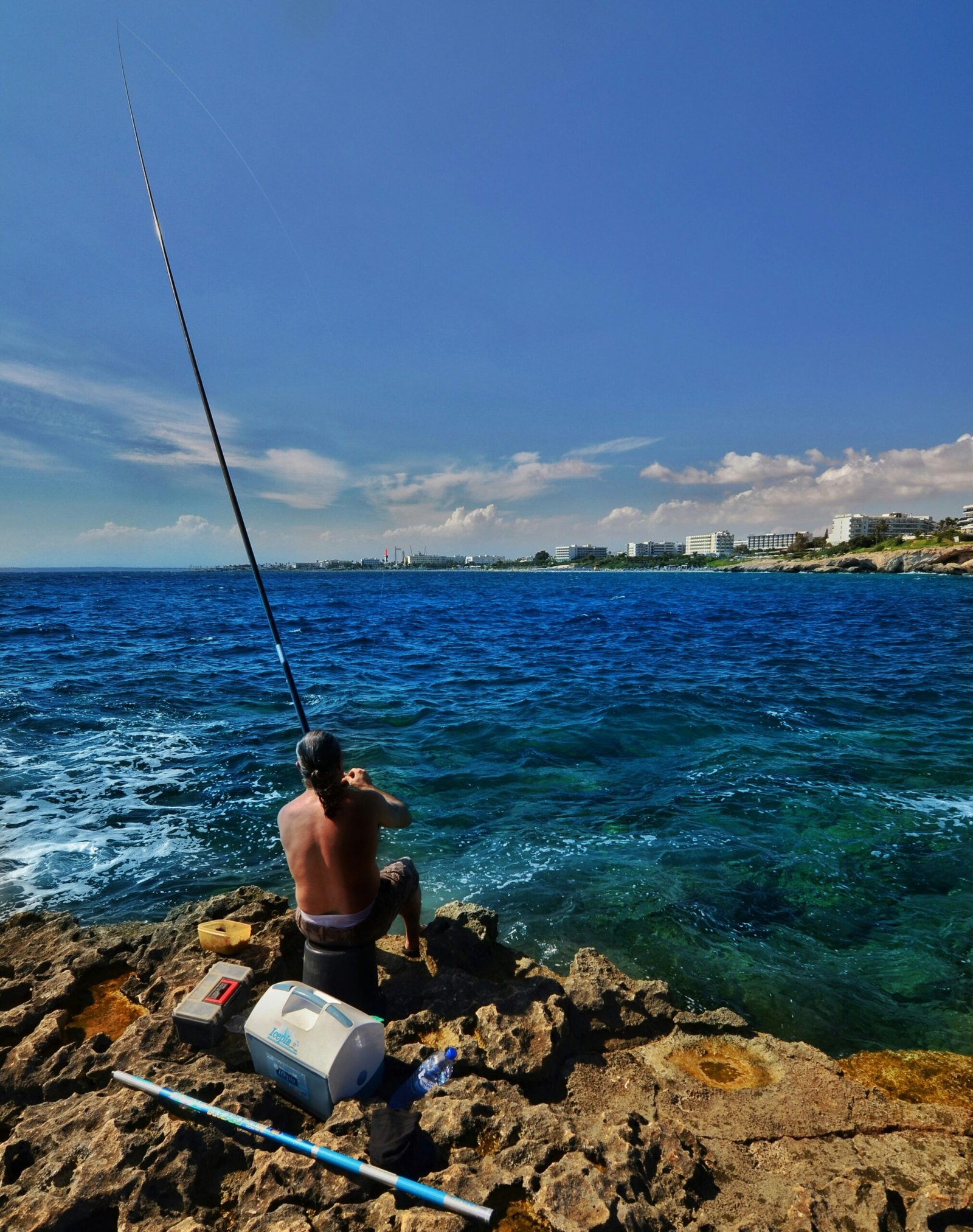 Cómo Identificar Días Buenos para Pesca en Mar